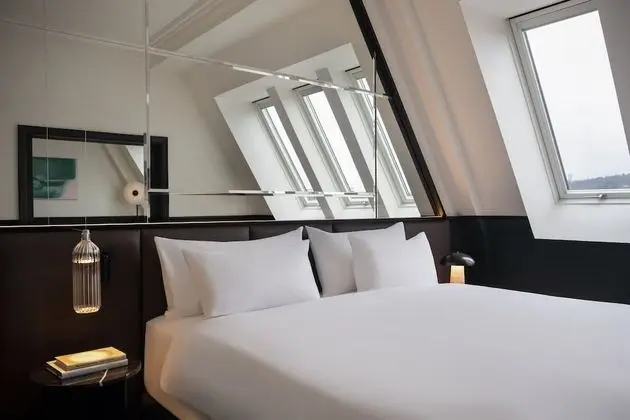 Almanac X Suite with Castle view