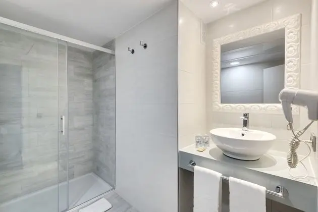 Tek Büyük Yataklı Oda, Balkon