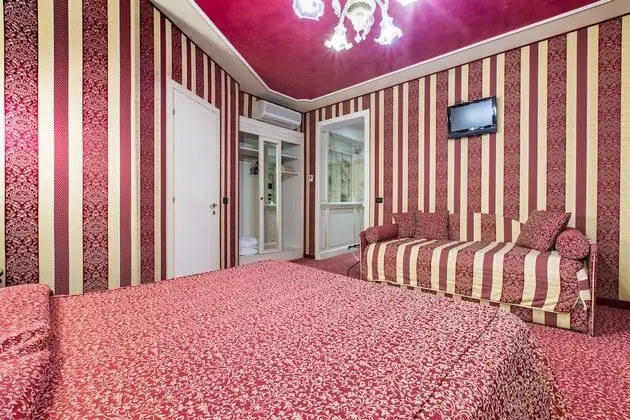 Superior Tek Büyük Yataklı Oda, Kanal Manzaralı