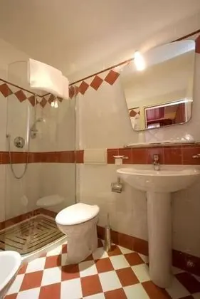 Superior Tek Büyük Yataklı Oda, Kanal Manzaralı