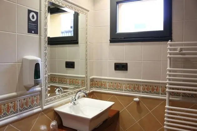 Standard Tek Büyük veya İki Ayrı Yataklı Oda, 1 Çift Kişilik veya 2 Tek Kişilik Yatak