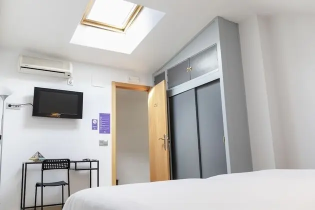 Standard Tek Büyük Yataklı Oda