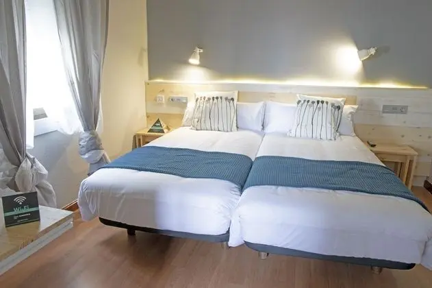 Tek Büyük veya İki Ayrı Yataklı Oda, Balkon