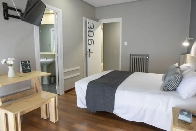 Tek Büyük veya İki Ayrı Yataklı Oda, Balkon