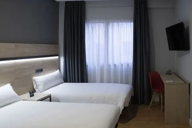 Standard Tek Büyük veya İki Ayrı Yataklı Oda