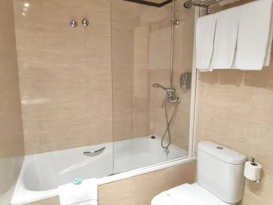 Standard Tek Büyük veya İki Ayrı Yataklı Oda