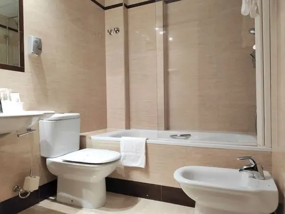 Standard Tek Büyük veya İki Ayrı Yataklı Oda