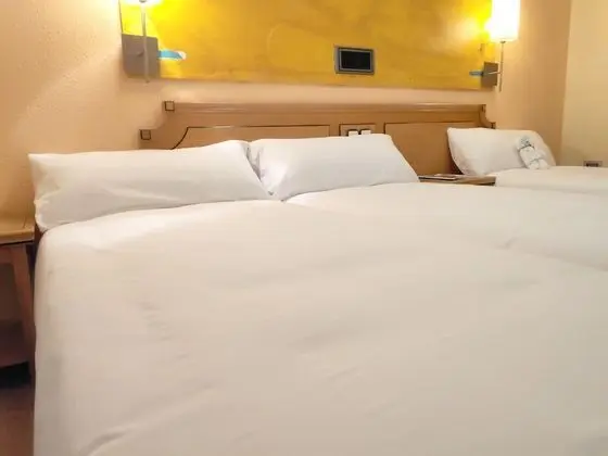 Üç Kişilik Oda, 3 Tek Kişilik Yatak