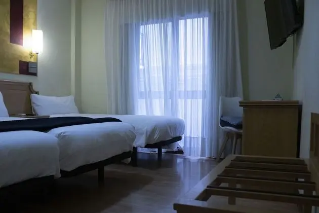 Üç Kişilik Oda, 3 Tek Kişilik Yatak