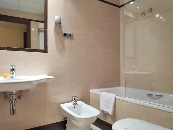 Üç Kişilik Oda, 3 Tek Kişilik Yatak