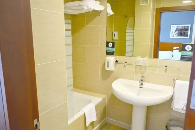 Premium Tek Büyük Yataklı Oda