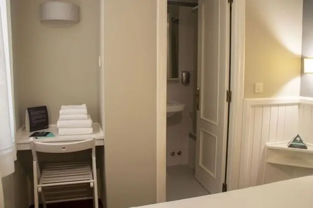 Economy Tek Büyük veya İki Ayrı Yataklı Oda