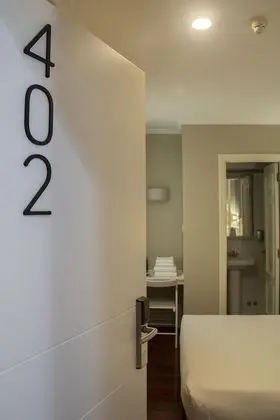 Economy Tek Büyük veya İki Ayrı Yataklı Oda