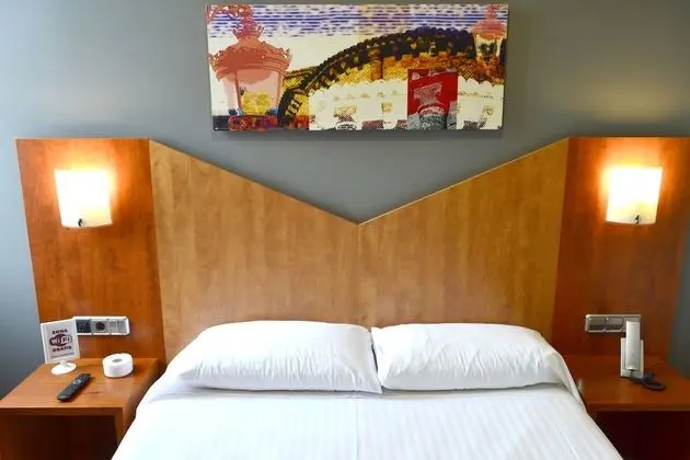 Economy Tek Büyük veya İki Ayrı Yataklı Oda