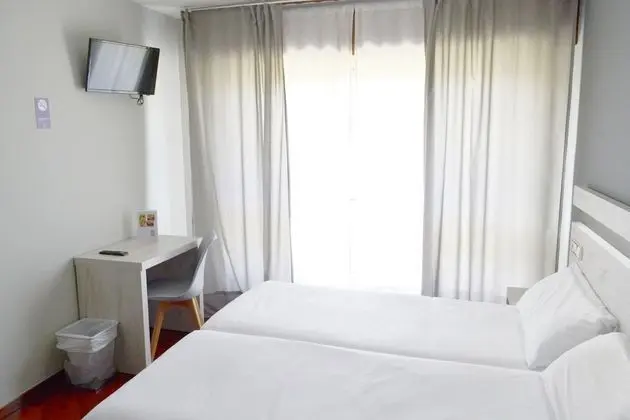 Üç Kişilik Oda