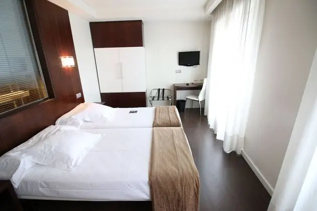Economy Tek Büyük veya İki Ayrı Yataklı Oda