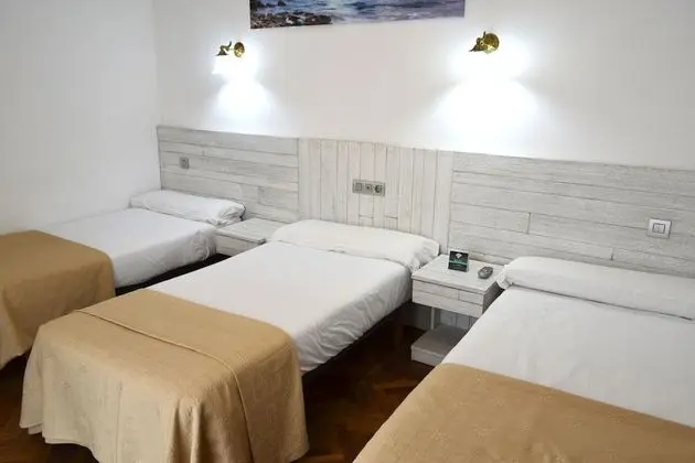 Üç Kişilik Oda