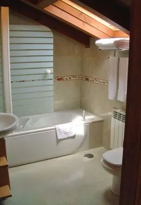 Standard Tek Büyük Yataklı Oda, 1 Çift Kişilik Yatak (Attic)