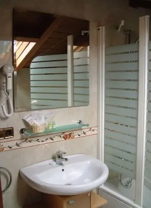 Standard Tek Büyük Yataklı Oda, 1 Çift Kişilik Yatak (Attic)