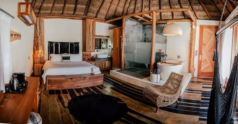 Honeymoon Suite