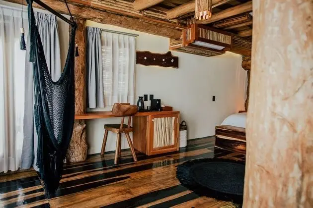 Honeymoon Suite