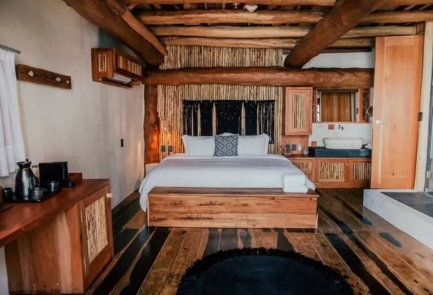 Honeymoon Suite