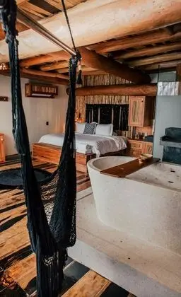 Honeymoon Suite