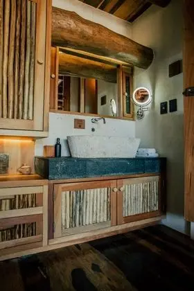Honeymoon Suite