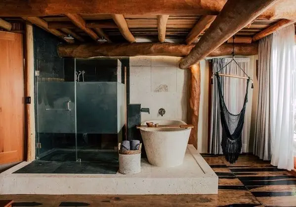 Honeymoon Suite