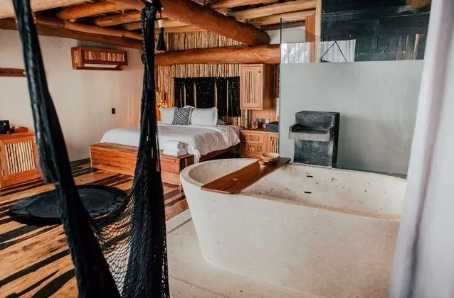 Honeymoon Suite