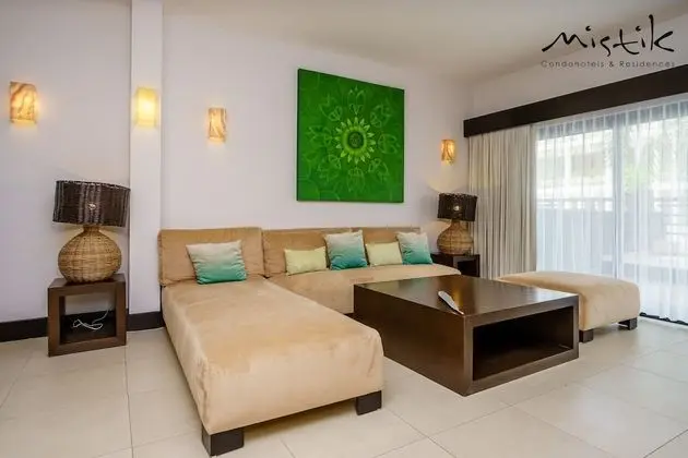 Master Suite with Pool