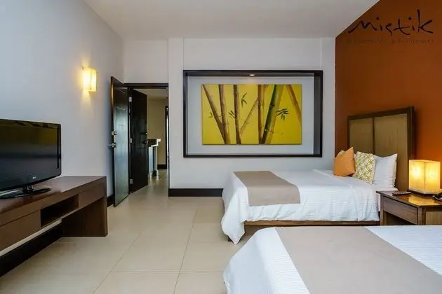 Master Suite with Pool