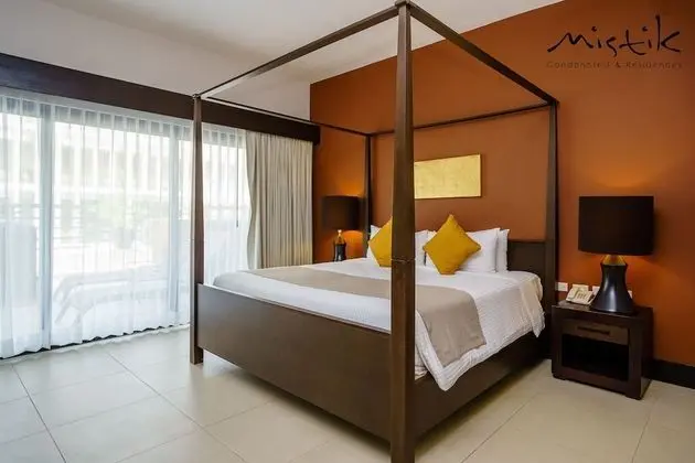 Master Suite with Pool