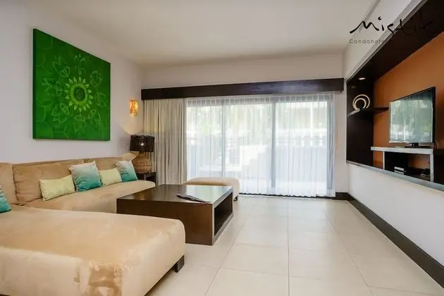 Master Suite with Pool