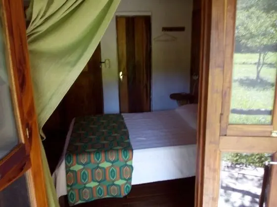 Dört Kişilik Oda, Sigara İçilmez, Bahçe Manzaralı (1 queen and 2 single beds )