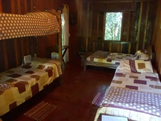 Dört Kişilik Oda, Sigara İçilmez, Bahçe Manzaralı (1 queen and 2 single beds )