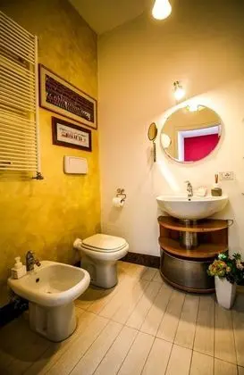 Tek Büyük Yataklı Oda, Ortak Banyo