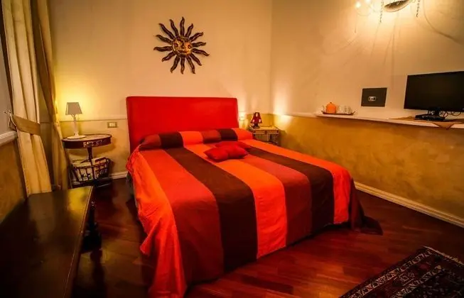 Tek Büyük Yataklı Oda (Private External Bathroom)