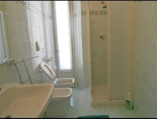 İki Ayrı Yataklı Oda, 2 Tek Kişilik Yatak, Ortak Banyo