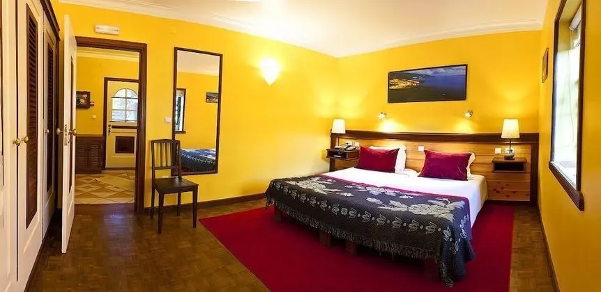 Deluxe Tek Büyük Yataklı Oda (1 or 2 Guests)