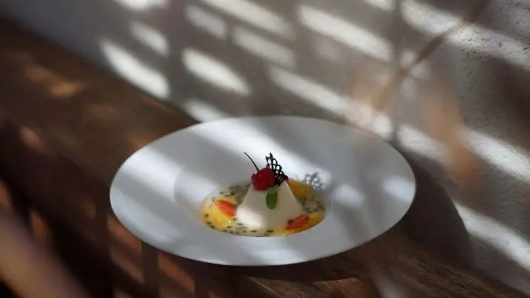 Odada yemek servisi