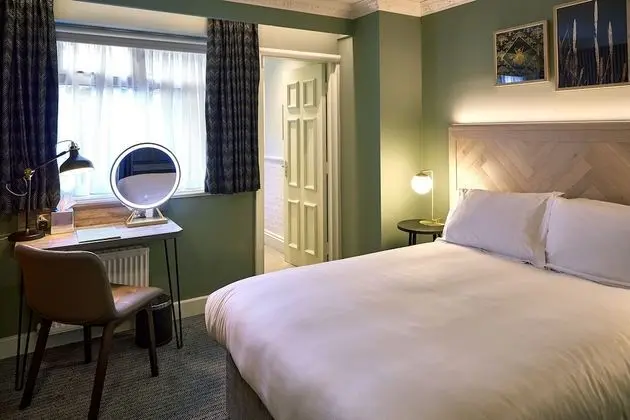 Classic Tek Büyük Yataklı Oda