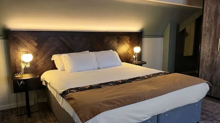 Junior Süit, 1 Çift Kişilik Yatak