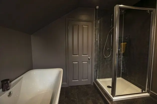 Tek Büyük veya İki Ayrı Yataklı Oda, Özel Banyo