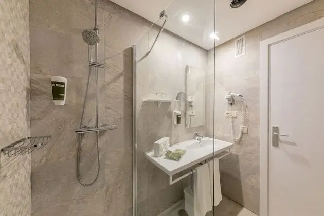 Superior Tek Büyük Yataklı Oda