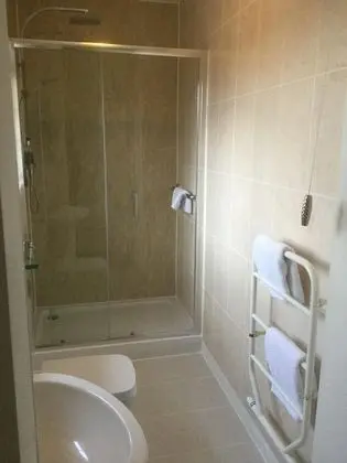 Tek Büyük Yataklı Oda, Banyolu/Duşlu