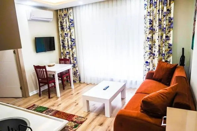 Daire-Tek Yatak Odalı, Kara Manzaralı, Balkonlu