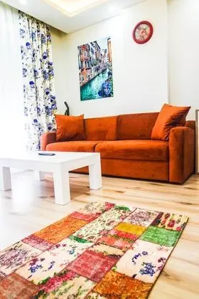 Daire-Tek Yatak Odalı, Kara Manzaralı, Balkonlu