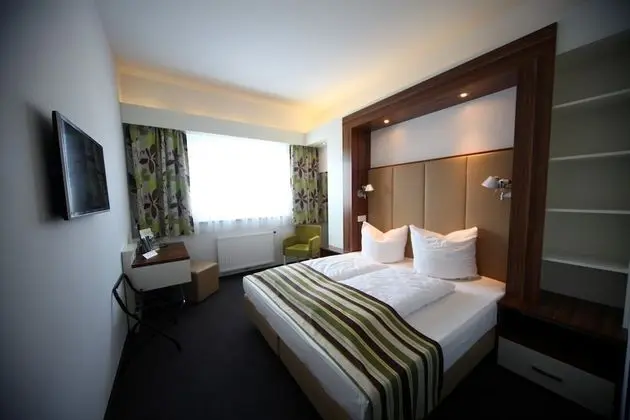 Tek Büyük Yataklı Oda, 1 Çift Kişilik Yatak