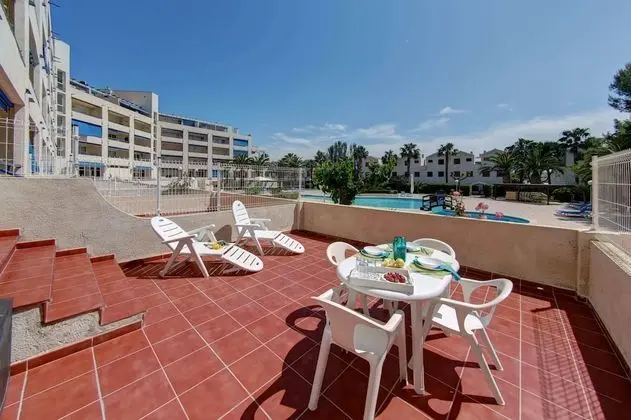 Apart Daire, 1 Yatak Odası, Teras, Havuz Manzaralı